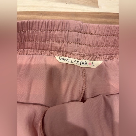 Vanilla Star High Waist Ruffle Shorts - Dusty Pink - Picture 3 of 5